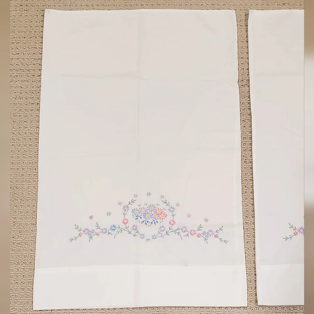 Vintage Hand Embroidered Spring Floral on White Pillowcase Set of 2, Queen, EUC